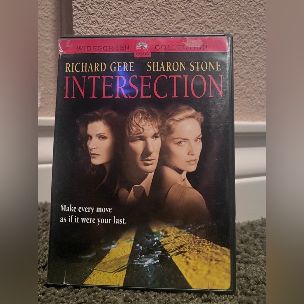 Intersection - Picture 1 of 3